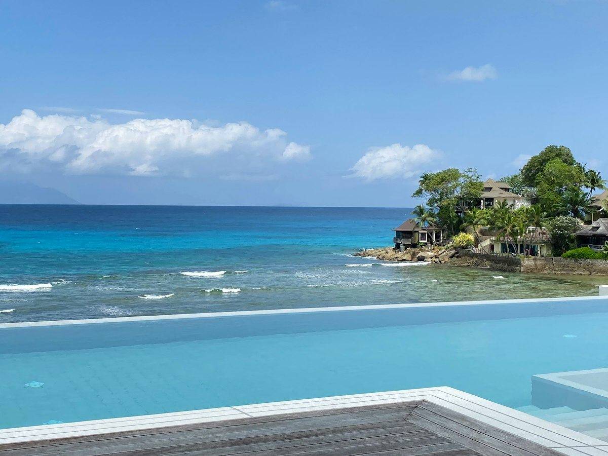 Infinity pool